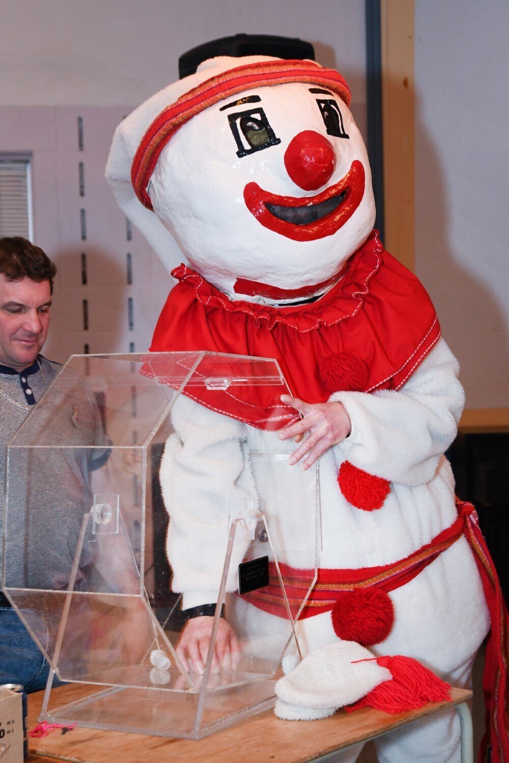 Bonhomme en 2024 sans ses mitaines. 