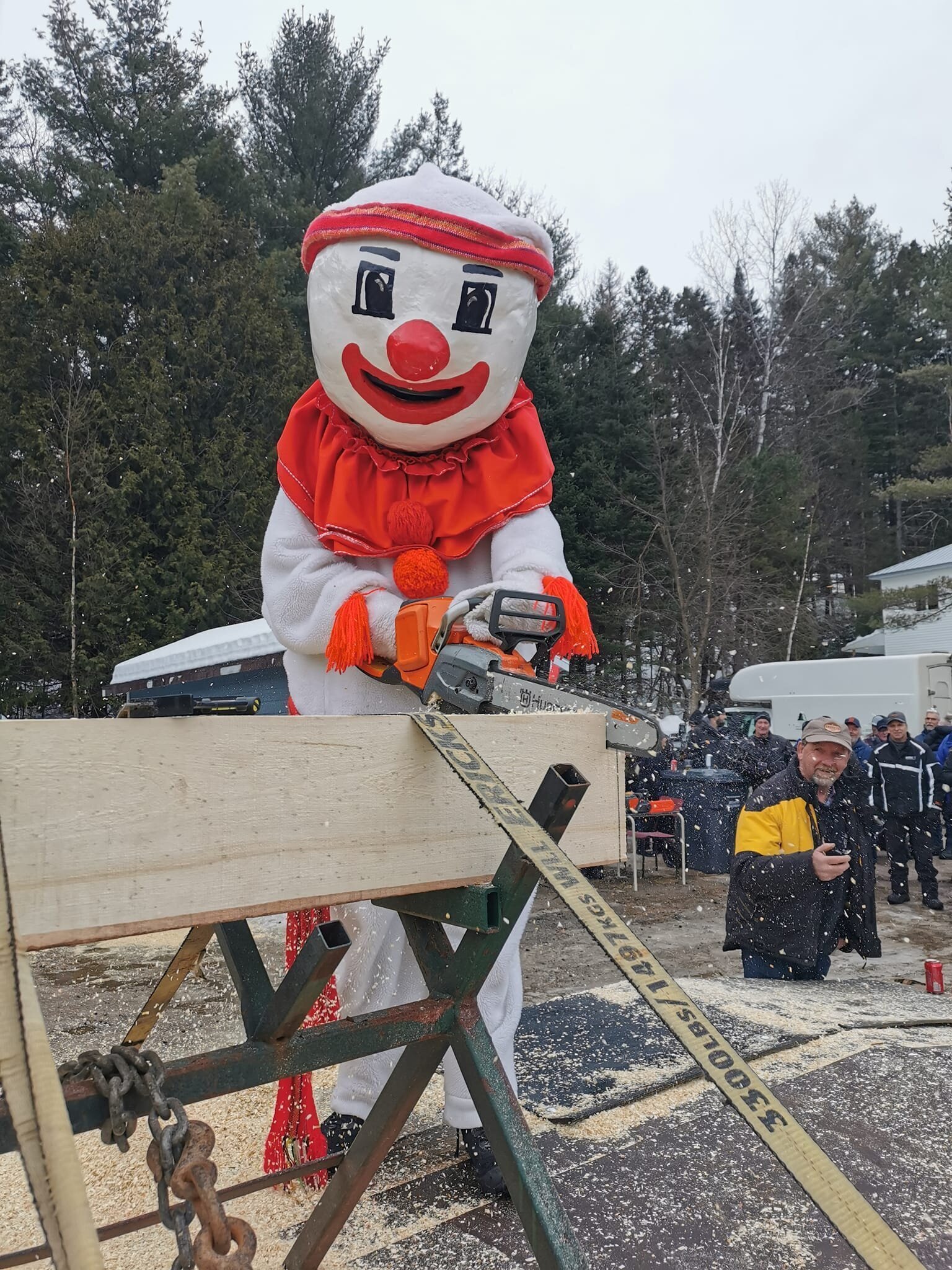 Bonhomme à la tâche en 2024